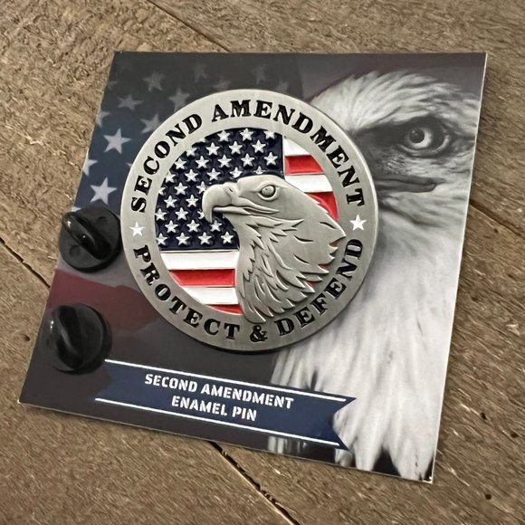 Second Amendment Protect and Defend Patriotic Collectible Lapel Pin - Picture 1 of 5
